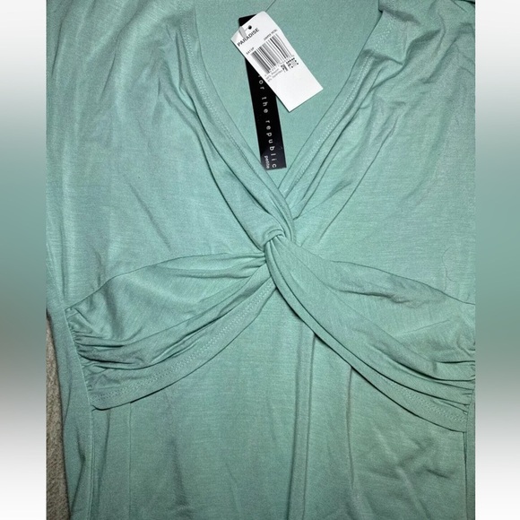 NWT Women's medium Teal Twist Front Top V Neck Blouse Shirt for The Republic - Picture 4 of 5